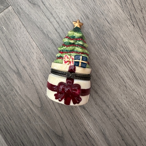 Ceramic Christmas ornament holiday jewellery box - Picture 1 of 5